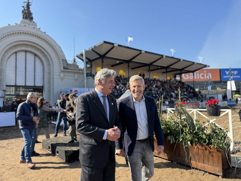 Frigerio estuvo en la Exposición Rural y dialogó con productores y expositores
