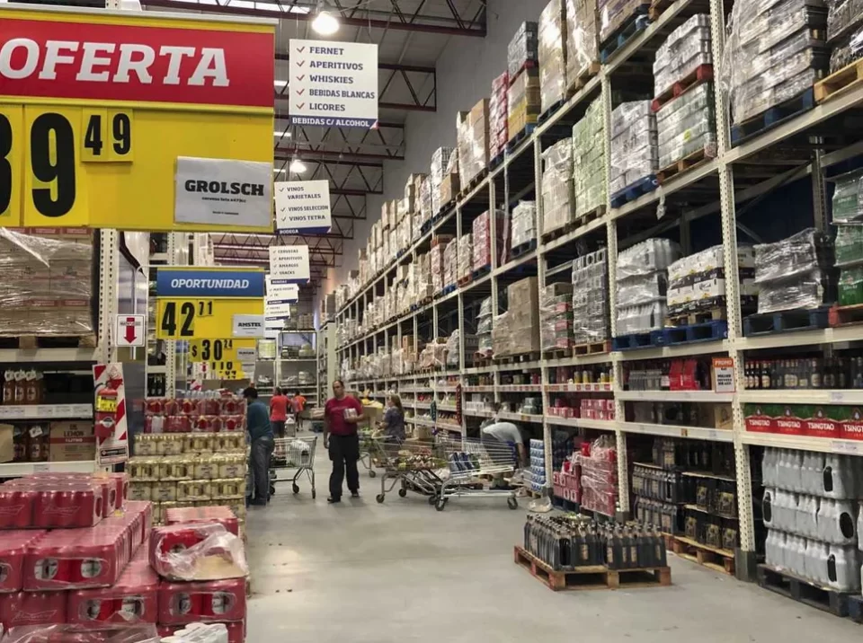 Las ventas minoristas pymes cayeron 2,6% interanual en agosto