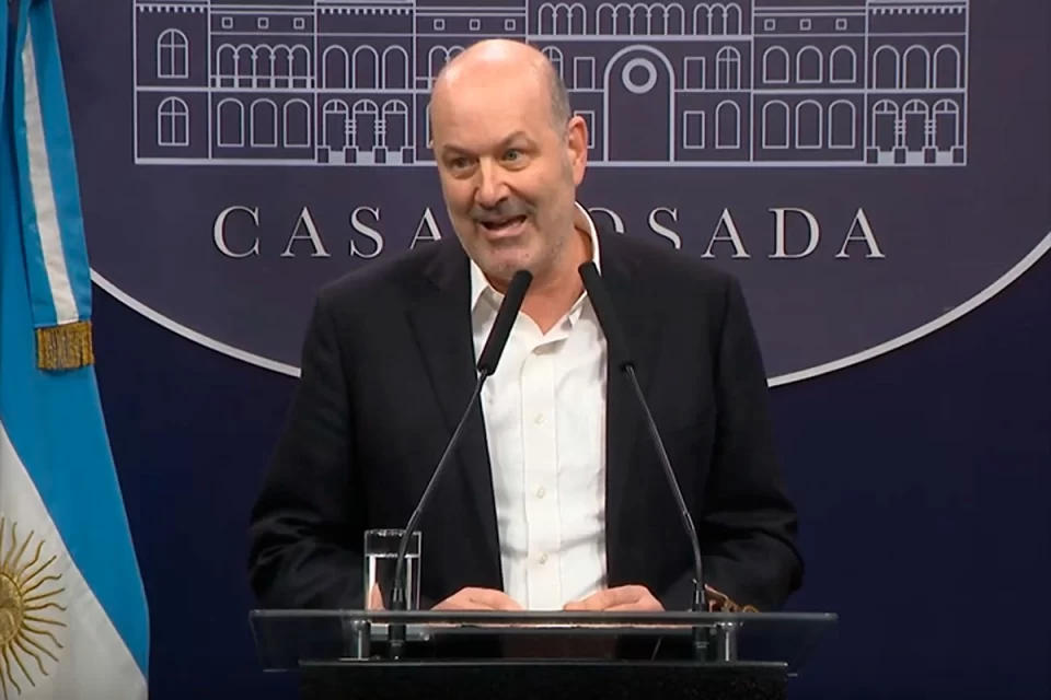 Sturzenegger: “No vetaría” la redistribución automática de ATN