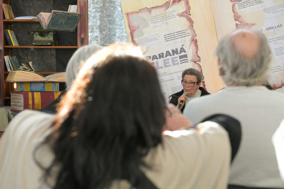 Exitosa feria del libro en Paraná con gran marco de público