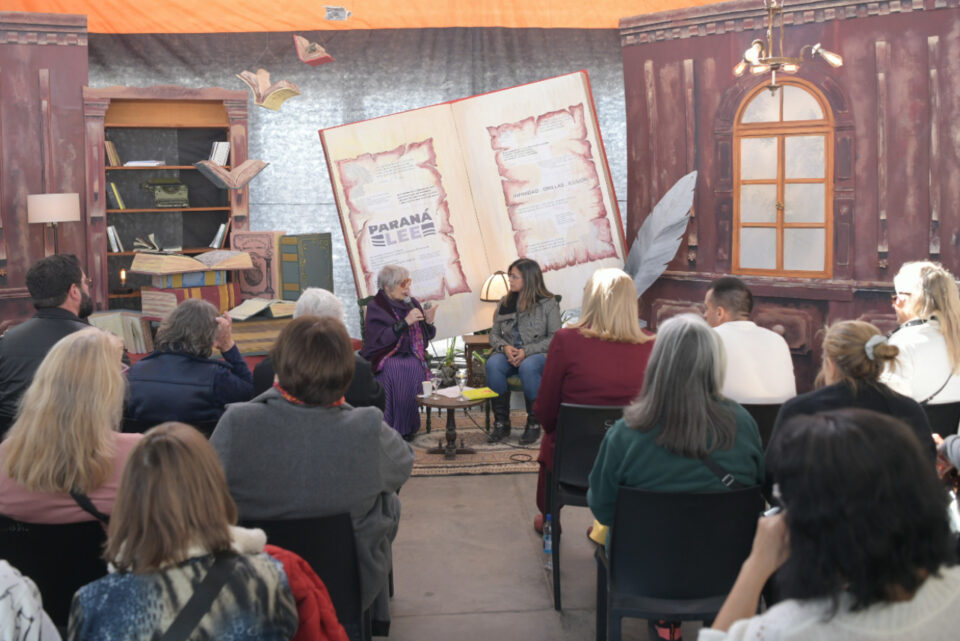 Paraná Lee 2025: Escritores celebraron la promoción de la lectura y de políticas culturales