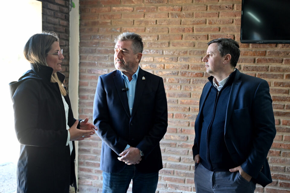El Registro Civil Móvil llegó a Sauce Montrull para facilitar trámites a los vecinos