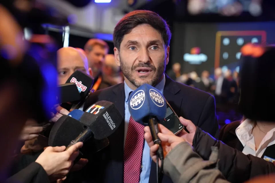 Pullaro pidió que el Gobierno “aclare” denuncias por corrupción y rechazó ataques a la libertad de expresión
