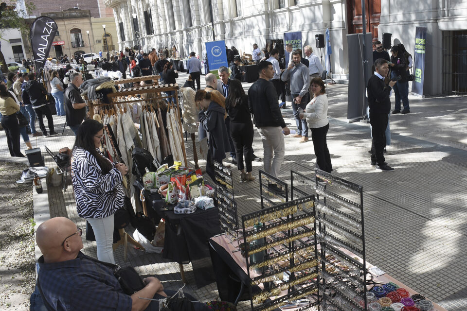 Invitan a emprendedores a sumarse a la Feria del Día de la Madre