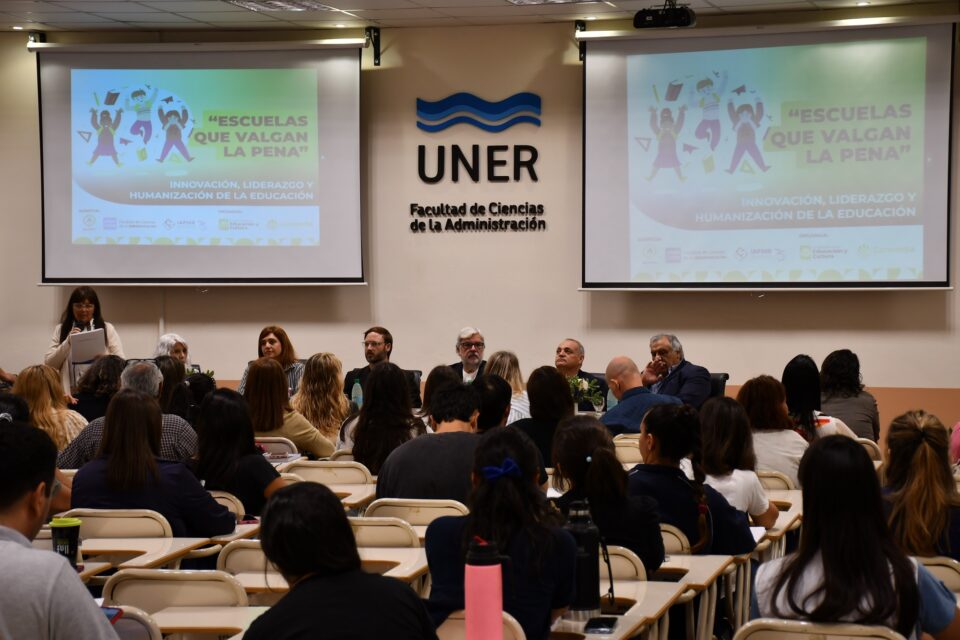 Educación en Foco: Pepe Menéndez e Ilda Martina Domínguez Lideraron un Conversatorio sobre Innovación, Liderazgo y Humanización Educativa en la UNER Educación en Foco: Pepe Menéndez e Ilda Martina Domínguez Lideraron un Conversatorio sobre Innovación, Liderazgo y Humanización Educativa en la UNER