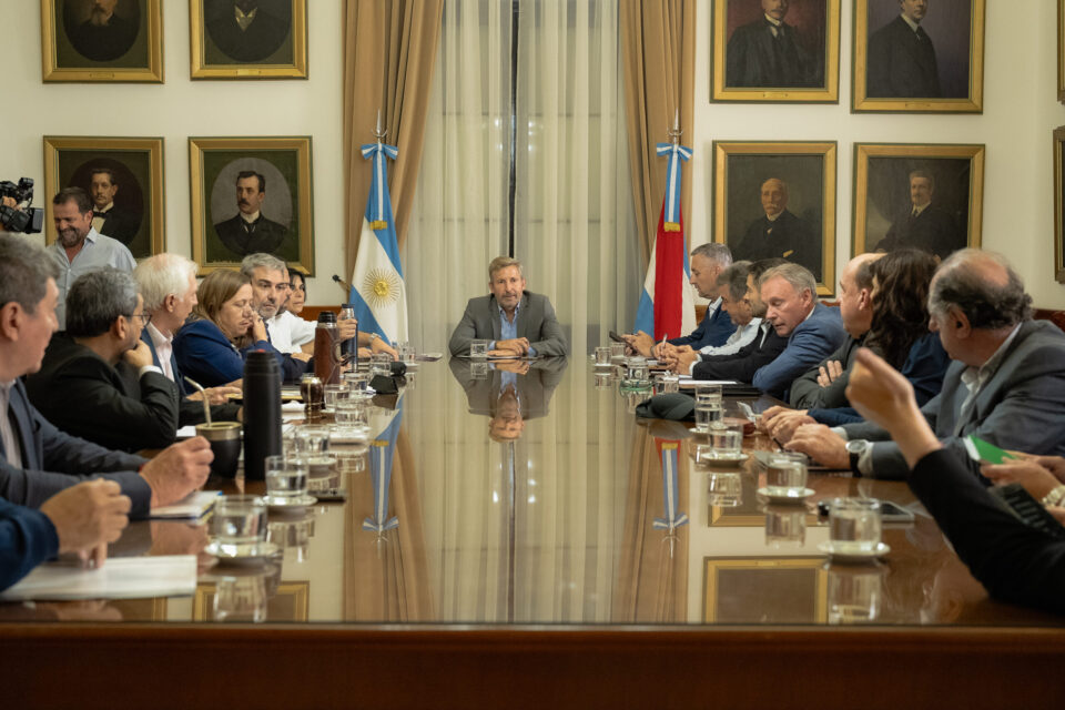 Frigerio encabezó una nueva reunión de gabinete con eje en la seguridad y la salud pública