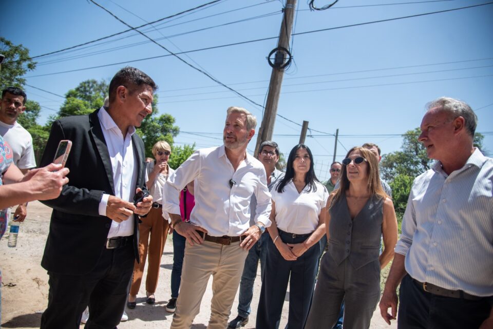 Frigerio inauguró la rotonda de ingreso a Rosario del Tala sobre la ruta 39 y anunció más obras