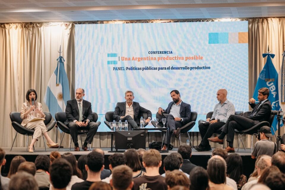 «Trabajamos para potenciar la industria del conocimiento», afirmó Frigerio en la UBA