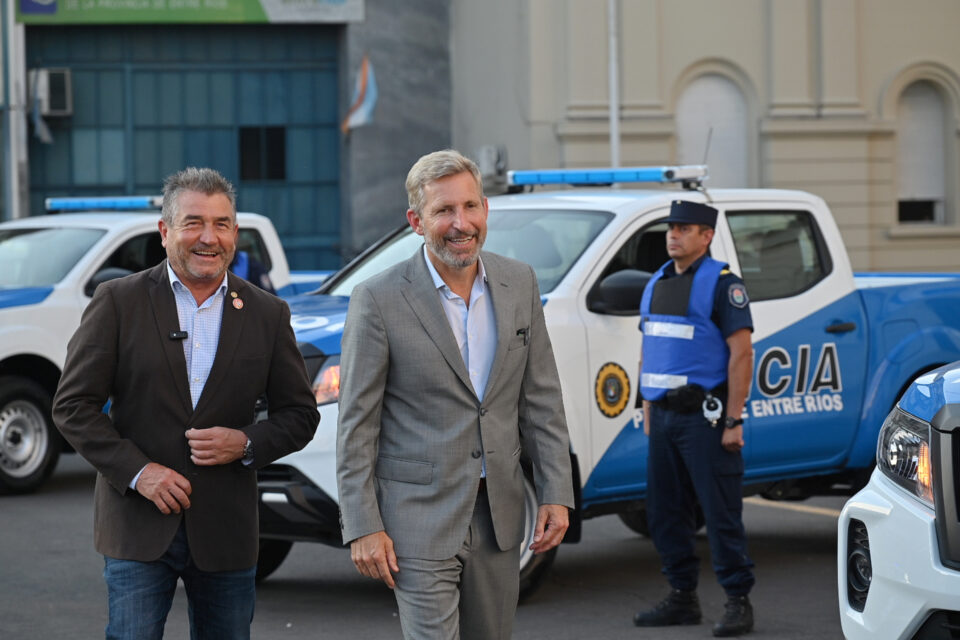 Frigerio entregó nuevos patrulleros para reforzar la seguridad de la provincia