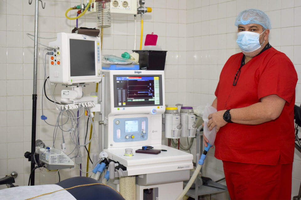 El hospital San Roque incorporó dos mesas de anestesia para los quirófanos de Pediatría y Obstetricia