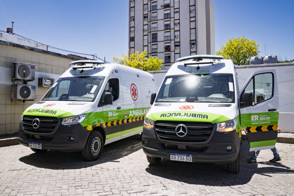 La provincia entregó ambulancias de alta complejidad a hospitales de Paraná