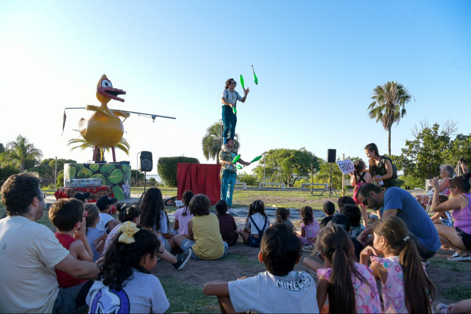 Presentaron la puesta en valor de la plaza del Patito Sirirí