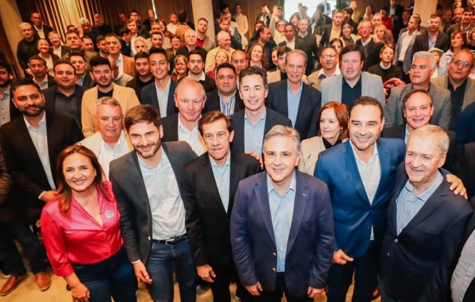 Hermetismo por la reunión de los gobernadores en medio de las negociaciones por la reforma laboral de Milei