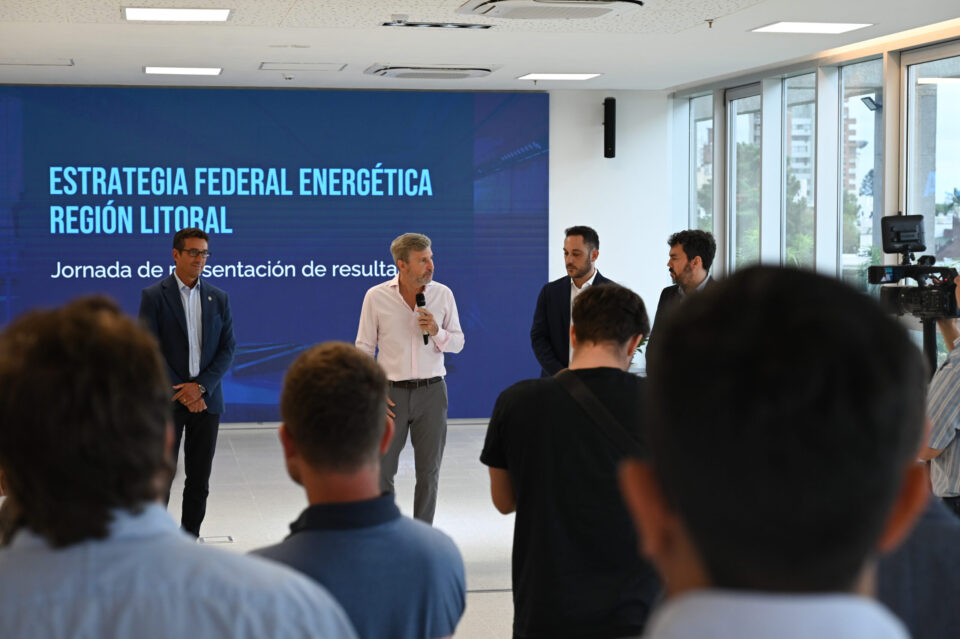 El gobernador participó de la presentación de la Estrategia Federal Energética y destacó el potencial de la Región Litoral