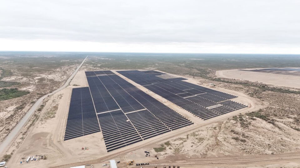 Energías Renovables: Genneia y el BID cierran financiamiento por USD 185 millones para el NOA y Cuyo