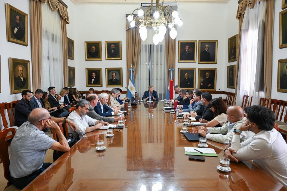 Frigerio trató junto a su gabinete temas prioritarios de la gestión