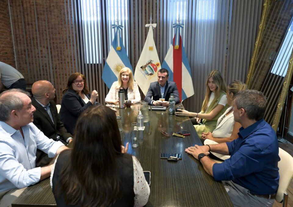 Concejales de Juntos por Entre Ríos abordaron con la intendenta Romero temas clave de la agenda de Paraná