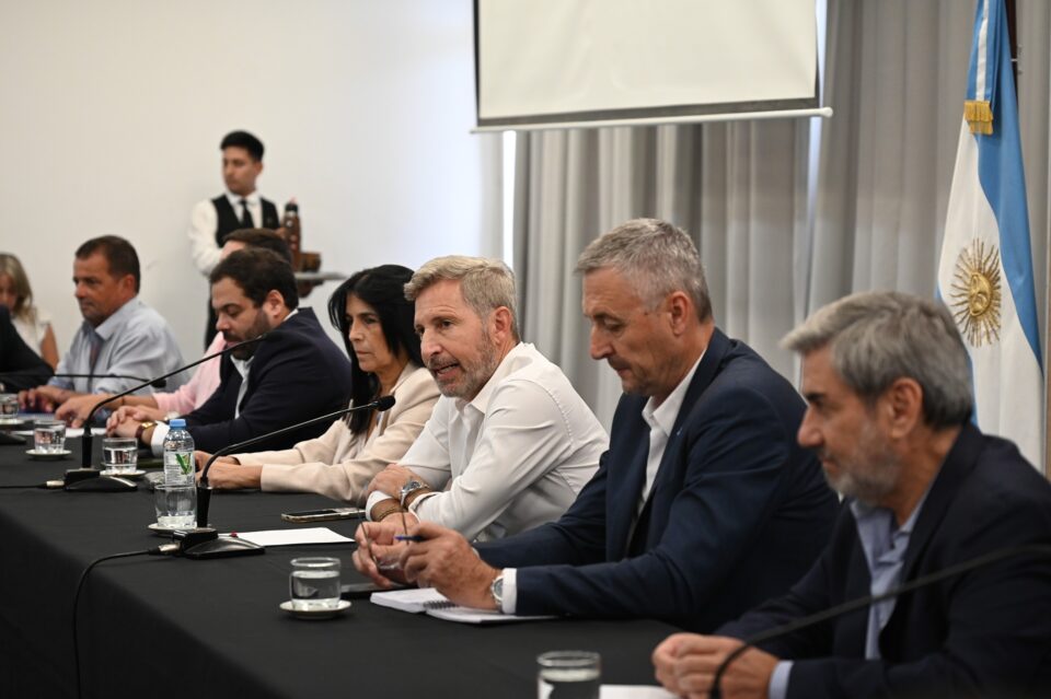 Frigerio encabezó una reunión con legisladores para avanzar en una reforma previsional