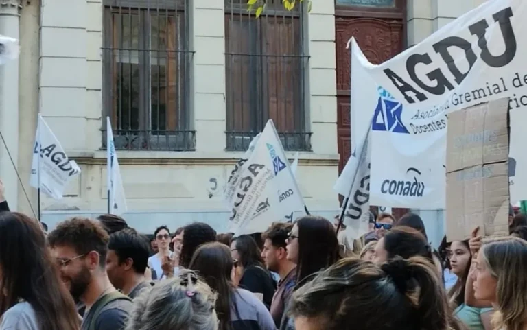 Sin clases en las universidades: docentes entrerrianos inician un paro total por toda la semana