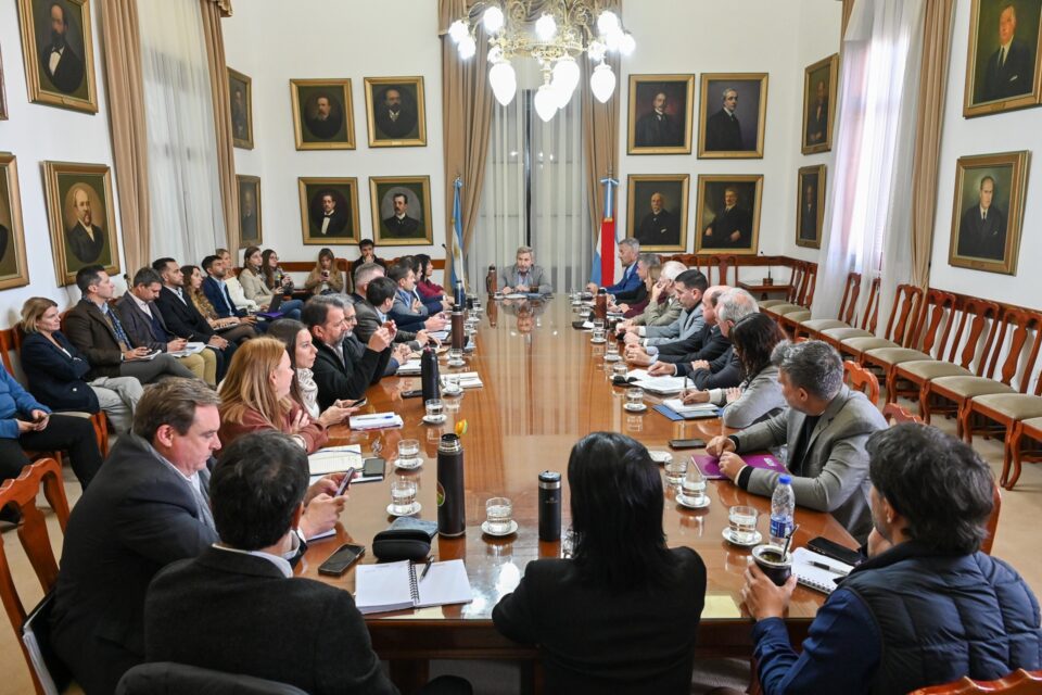 Gabinete provincial: Frigerio analizó los avances de la planta de biocombustibles y nuevas acciones en educación