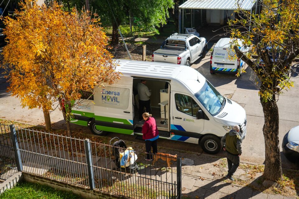 Enersa en el Barrio Paraná XIV: operativos territoriales para regularizar el servicio y gestionar subsidios