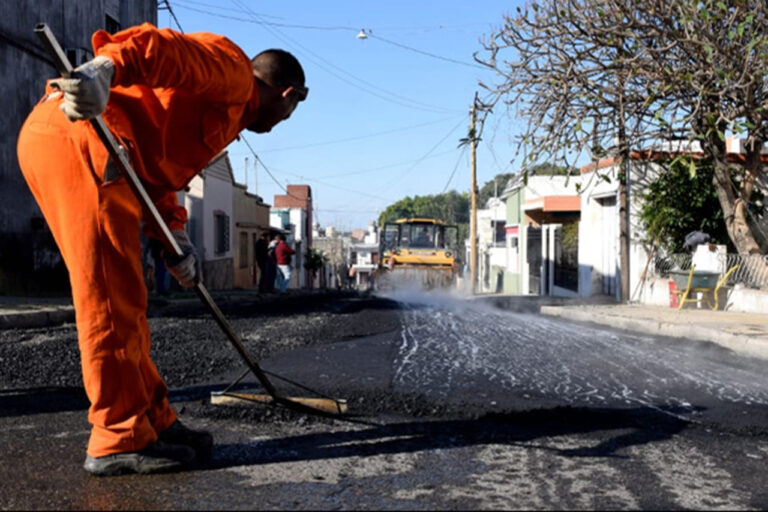 Infraestructura urbana: Paraná licita nuevas obras viales y mejoras en barrios por el Presupuesto Participativo