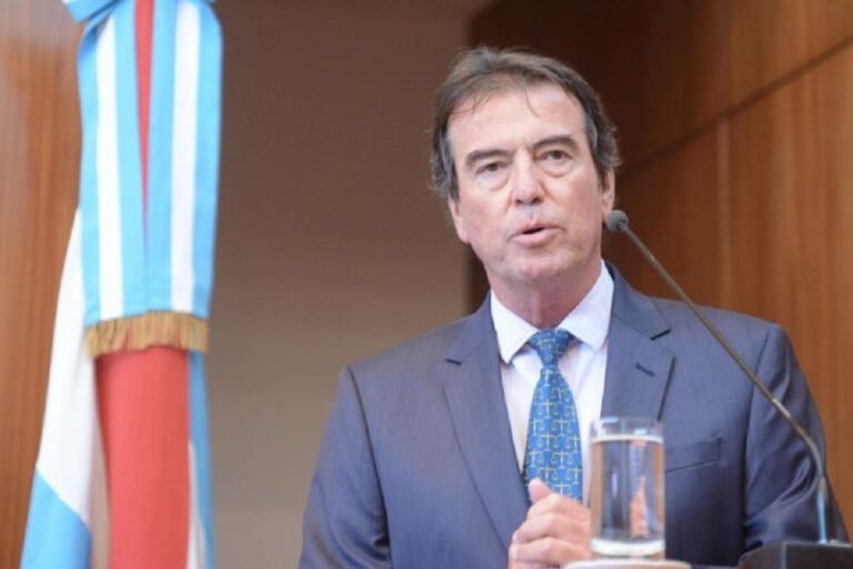 El expresidente del STJ Emilio Castrillón fustigó la reforma previsional y la tildó de “inconstitucional”