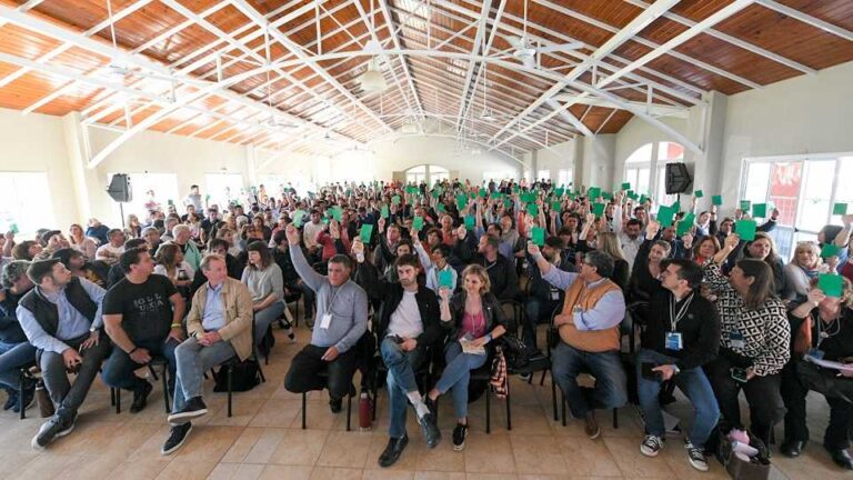 El PJ entrerriano convocó a un Congreso Provincial y lanzó duras críticas a la gestión de Frigerio