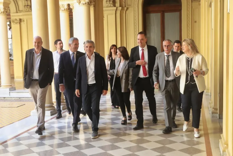 Tras el Tedeum, Milei encabeza una reunión de Gabinete clave para ordenar la interna oficialista