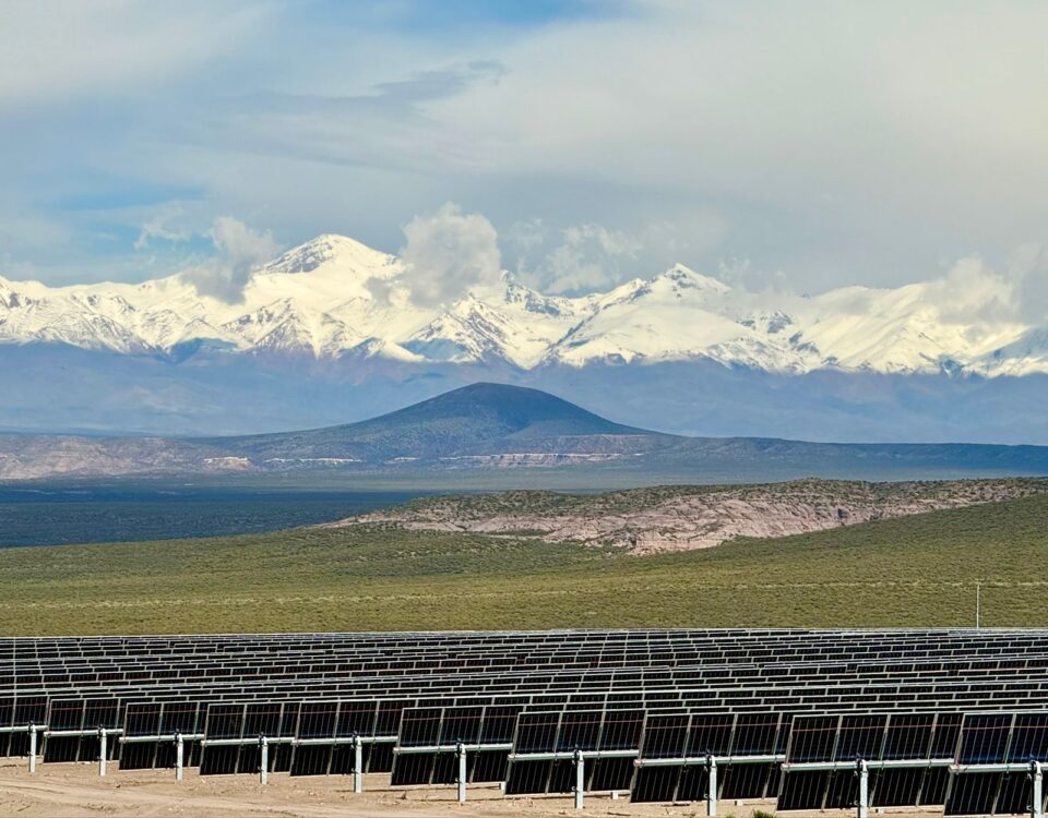 Genneia apuesta al sector minero con la operación plena de su nuevo gigante solar en Mendoza