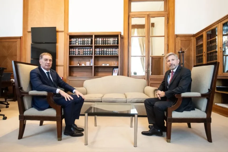 Rogelio Frigerio respaldó la asunción de Diego Santilli en Casa Rosada y se reunió con el nuevo Jefe de Gabinete