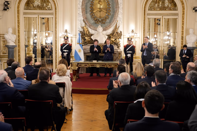 Oxígeno para el Gobierno: Diego Santilli juró como nuevo Jefe de Gabinete en reemplazo de Manuel Adorni